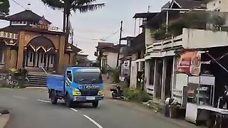Aku tidak berubah, tapi ada banyak hal yang mengubah Aku