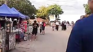 Cinta  bukan  tentang  bagaimana  perasaan  itu muncul..tapi, bagaimana perasaan itu agar tetap utuh dan terjaga tanpa melewati batasnya.