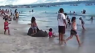 Terkadang cobaan menghampiri hidup kita agar kita  menjadi  orang yang  lebih sabar dan ikhlas untuk mengahadapi segalanya.