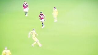 Gol itu sangat memuaskan untuk ditonton, bukan? ????