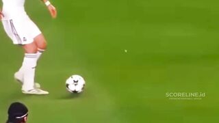Hari ketika Di Maria tidak menunjukkan belas kasihan kepada rekan setim nasionalnya, Mascherano ???? 2