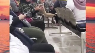 semakin pelan dan aneh wajahnya , semakin besar rahasianya
