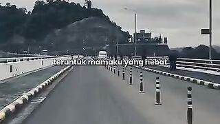Teruntuk mamaku yang hebat..