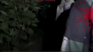 Pendaki Tak Sengaja Rekam Sosok Putih di Tengah Hutan Malam Hari