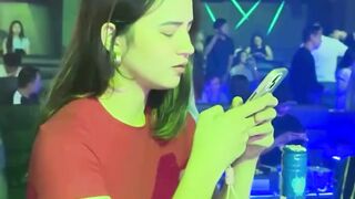 Buaaya Betina kalah ma BUAYA JANTAN