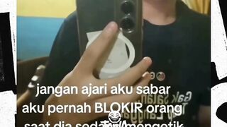 tuh kan marah nya aneh