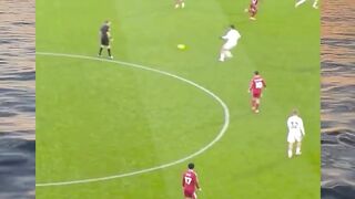Gaya Analisis Taktis (Cocok untuk Penggemar Bola Sejati)
