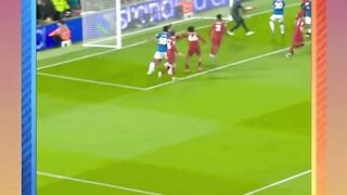 Analisis Serangan Balik Kilat Liverpool vs Everton. Efisiensi maksimal di Anfield! ⚽️