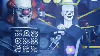 The Craziest Clown Robot Battle! ????????