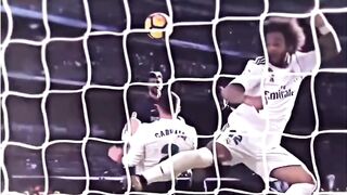 Bellingham sedang menonton El Clasico ????