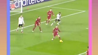 Gol Bersejarah Liverpool vs Man United
