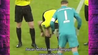 Dunia sepak bola emang penuh kejutan! ????