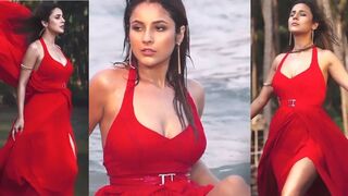 Shahnaz Gill Looking So So Hot????Flauunts Hot Figure Video Viral????????