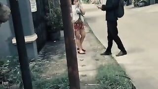 Ternyata masih jadi teka-teki kenapa nasabah bank plecit itu selalu perempuan.