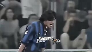 nomong punggung paling aneh sepanjang sejarah sepak bola