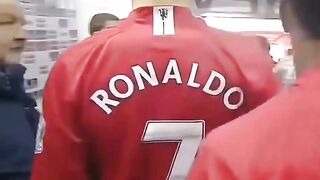 Old Trafford Hening! Saat Liverpool Menghancurkan Manchester United 1-4 (Kilasan Balik 2009)