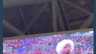 Gara-gara topi, pendukung Maroko ini jadi viral