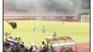 Bahhhhh enak sekali lempar-lemparnya ini ????