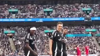 Tidak Semua Cameraman Bisa Selamat???? 5 Momen Pemain Vs Cameraman????