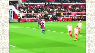 Barcelona harus menelan kekalahan dramatis saat bertandang ke markas Girona di Liga Spanyol