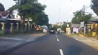 Hidup terasa indah,damai,tenang Dan merdeka jika Soekarno Hatta Baris rapi di dompet,,.