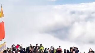 Minggunya Telomoyo , biasanya memang serame ini  #view #gunung #telomoyo
