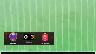 Persib Bandung berhasil mencuri kemenangan dari kandang sementara Persija dengan skor 2-1.