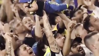 Sepakbola menyatukan segala kalangan usia