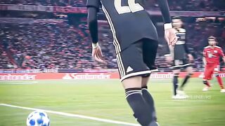 Umpan Hakim Ziyech dan kontrol bola Nicolás Tagliafico benar-benar menggambarkan seni dalam sepak bola ????⚽️ 2