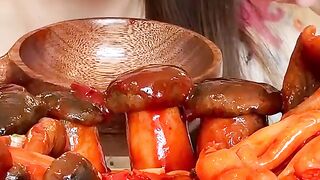 Makan enak 4
