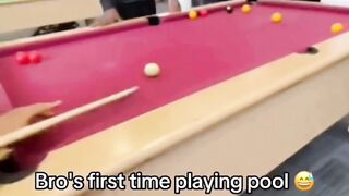 POV pertama kali main billiard.
