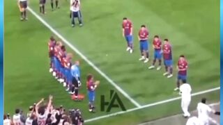 Guard of honor Barcelona untuk Real Madrid 7 Mei 2008 Momen