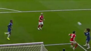 João Pedro bikin satu momen yang langsung bikin stadion melongo