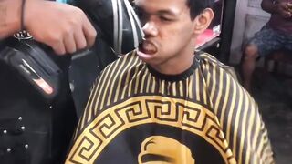 VIRAL Kang Cukur bikin bibir jeddar