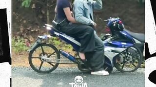 ada2 aja kelakuan modifnya wkwkw