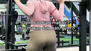A hijab-wearing woman's concoction when training her buttocks muscles