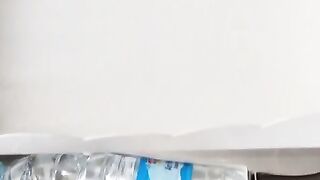 Paketan kue dan minuman