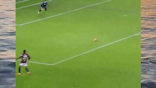 BOOM! Raul Jimenez mencetak skor