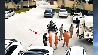 membantu temannya kabur dari polisi