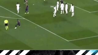 Marcus Rashford mencetak gol tendangan bebas spektakuler 2