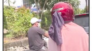 Akibat keluar rumah nglewatin jemuran.