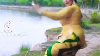 Old mujra masti video viral plz