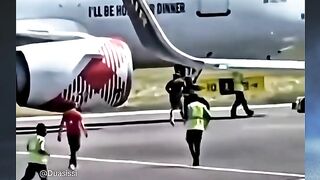 petugas keamanan bandara