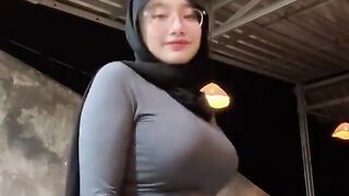Hijab hitam