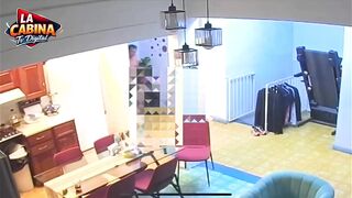 Filtran video de Alfredo el Pulpo de los Teclados matando tábanos con la bailarina Danna.