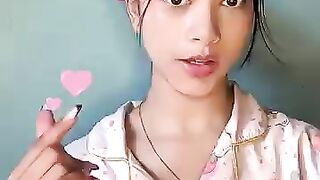 Shaky song girl dance reels viral