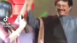 Hot Bold Girls Love Ataullah Esakhelvi