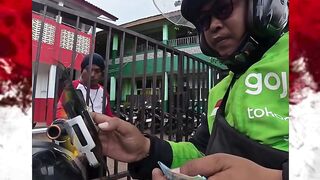 Sibuk masing-masing