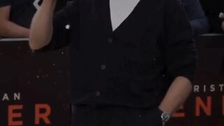 Pernah bertanya-tanya kenapa selebriti papan atas jarang banget muncul di TV atau iklan sembarangan? ????