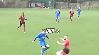 McGregor mantan pemain bola?????